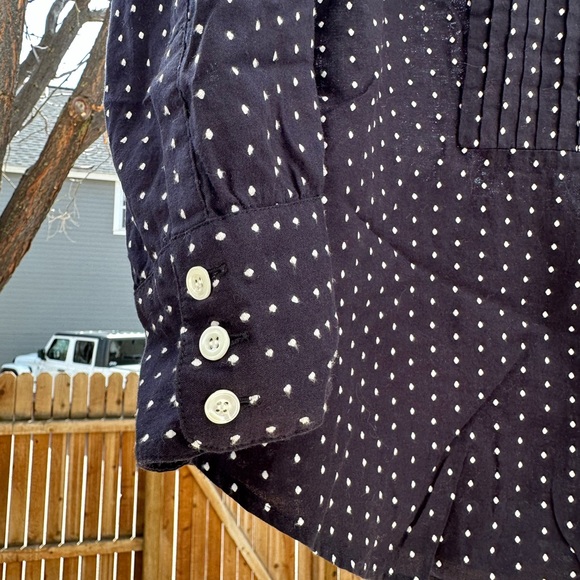 J. Crew Polka Dot Diamond Pattern Tuxedo Front Button Down Navy Top size 10 - Picture 9 of 10